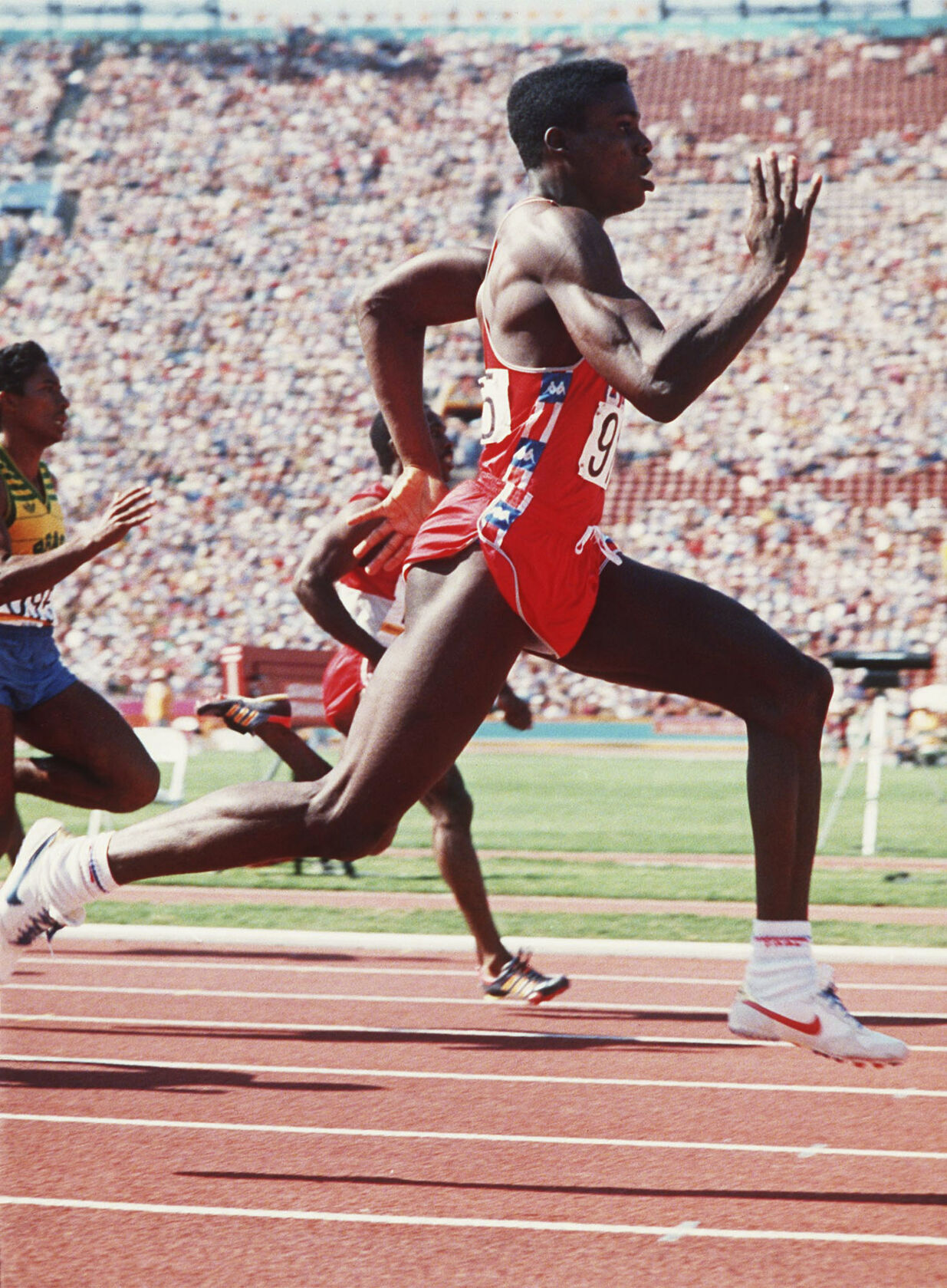 1984: Carl Lewis sets Olympic record in 200 meters